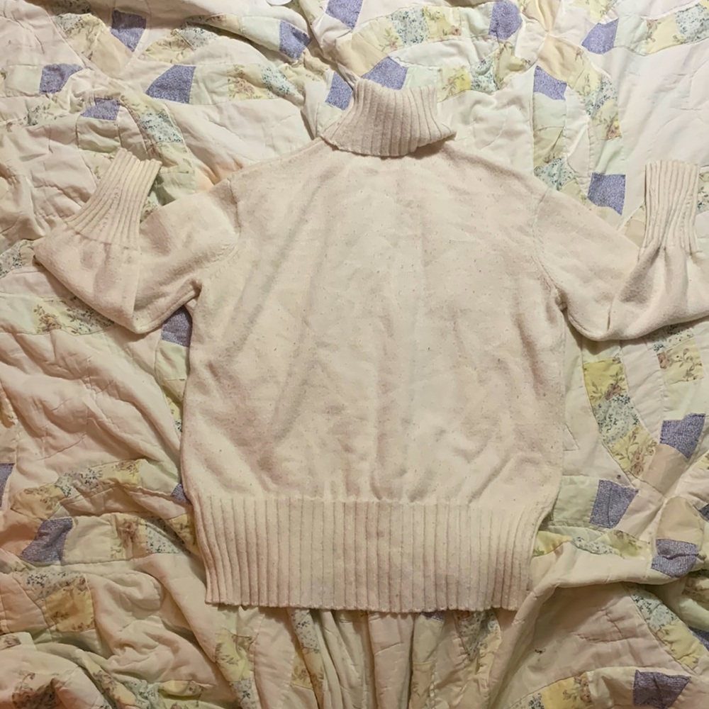 barely worn white oversized turtleneck from target